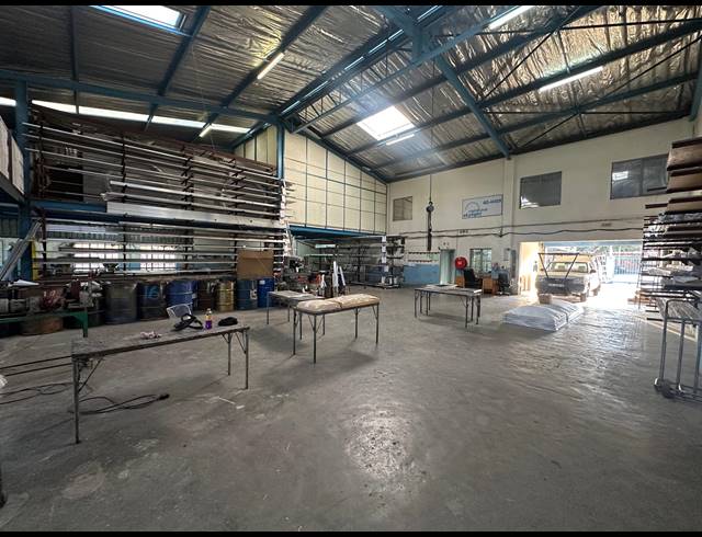 1,606M² WAREHOUSE TO LET IN KYA SANDS